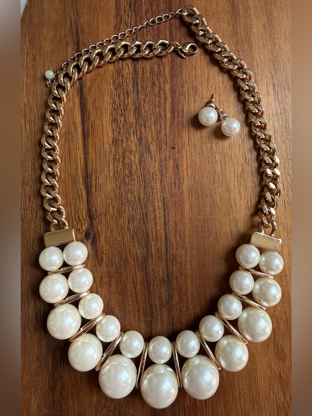 Avon Gold-Tone Faux Pearl Bib Necklace Statement Choker with Pearl Stud Earrings